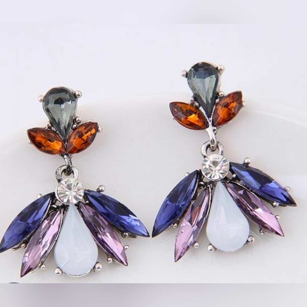 Fashion Art Deco-style, multi-color shiny crystal cluster drop earrings 1.5"